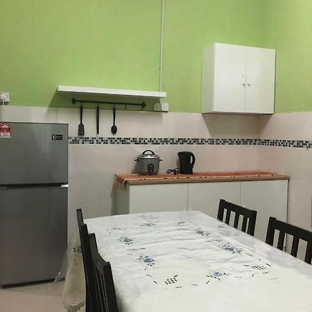Afza Homestay Sura Free Unifi Kampong Sura Masjid Zewnętrze zdjęcie